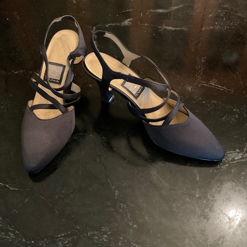 Nina black evening shoes size 8:5 M